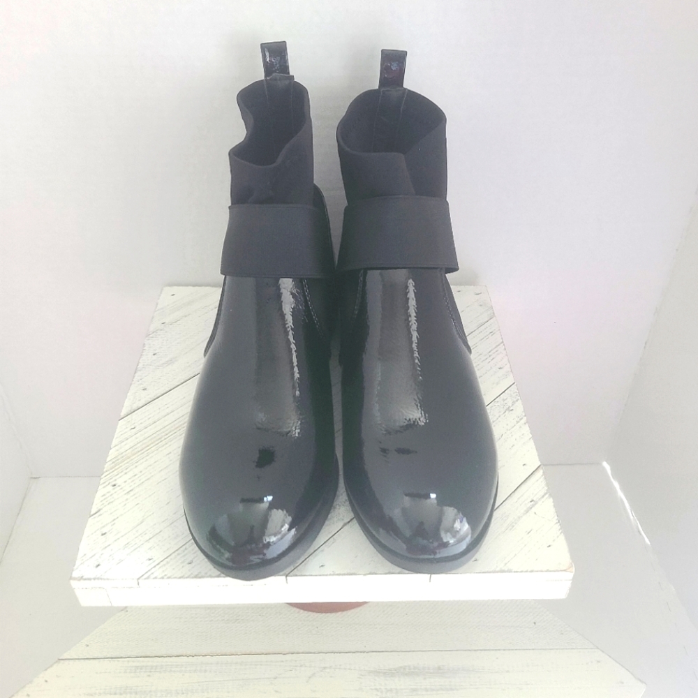 NWT Patent leather ankle boots with elastics SIZE 7.5
